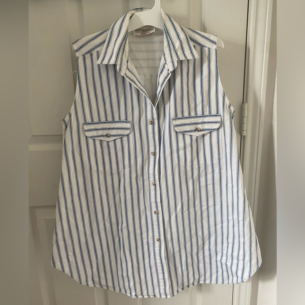 Oh! mamma Sleeveless Button Down